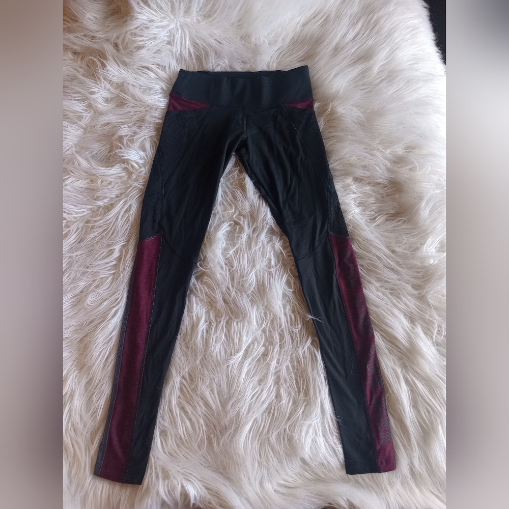 VS PINK ultimate leggings with POCKETS!